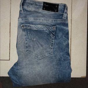 Buckle black skinny jeans!